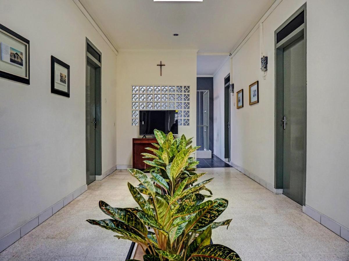 Oyo 91658 Luci'S House Hotel Jakarta Exterior photo